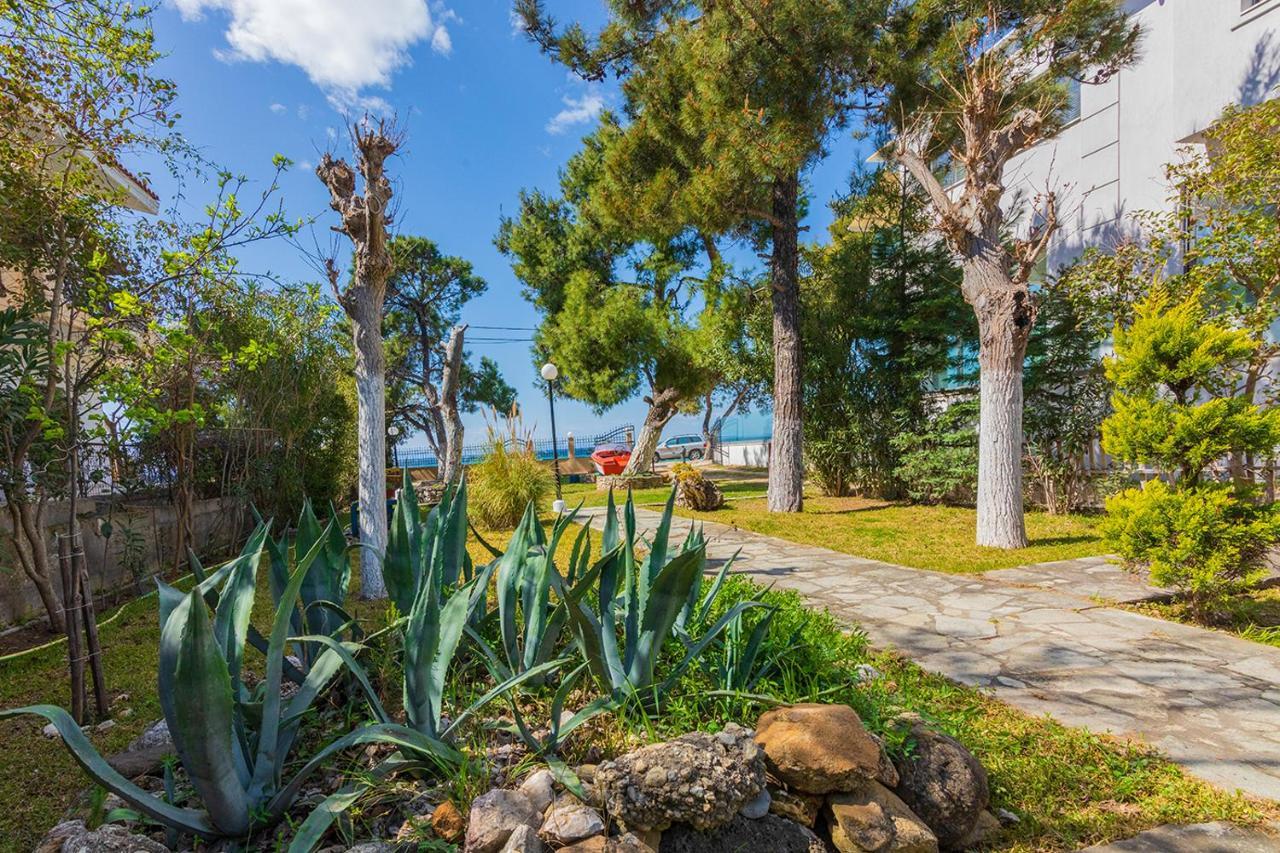 Galazia Akti Seaside Apartments Nikiti  Exterior photo